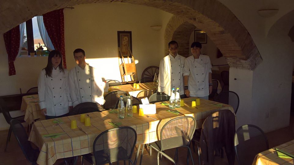 Ragazzi camerieri